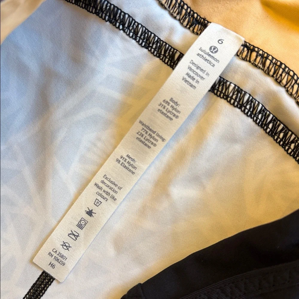 Lululemon Real Quick Crop Luxtreme Mesh Running Leggings Sz. 6 Posey Black White
